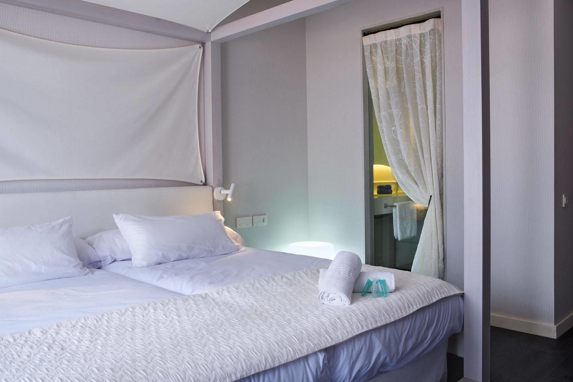 אס פוחולס Blanco Hotel Formentera מראה חיצוני תמונה